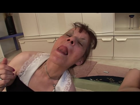 ❤️ Duas avós e um avô têm um ménage à trois ☑ Porno vídeo em porno pt.ergoupa.top