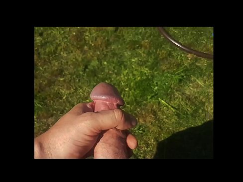 ❤️ A boazona fica com a rata rosa fodida e ejacula com um esguicho num jardim de Verão ☑ Porno vídeo em porno pt.ergoupa.top